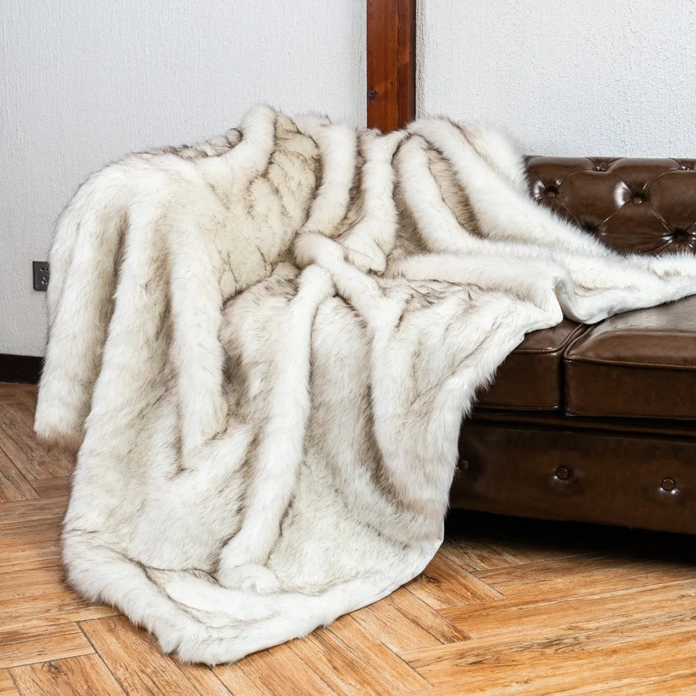 Luxurious Faux Fur Blanket - Ultimate Comfort and Elegance for your Home