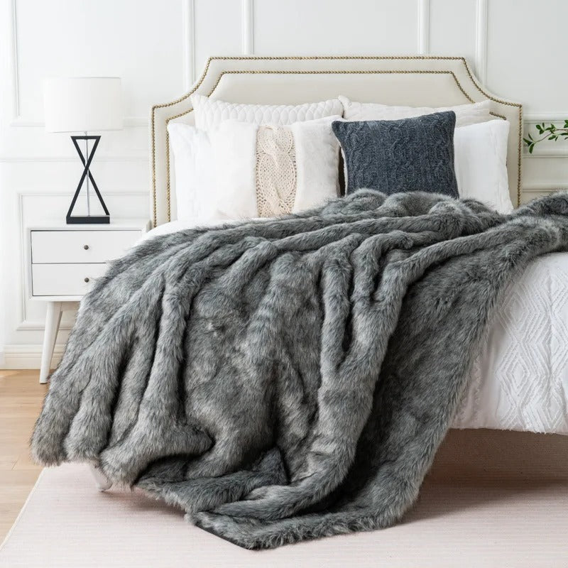 Luxurious Faux Fur Blanket - Ultimate Comfort and Elegance for your Home